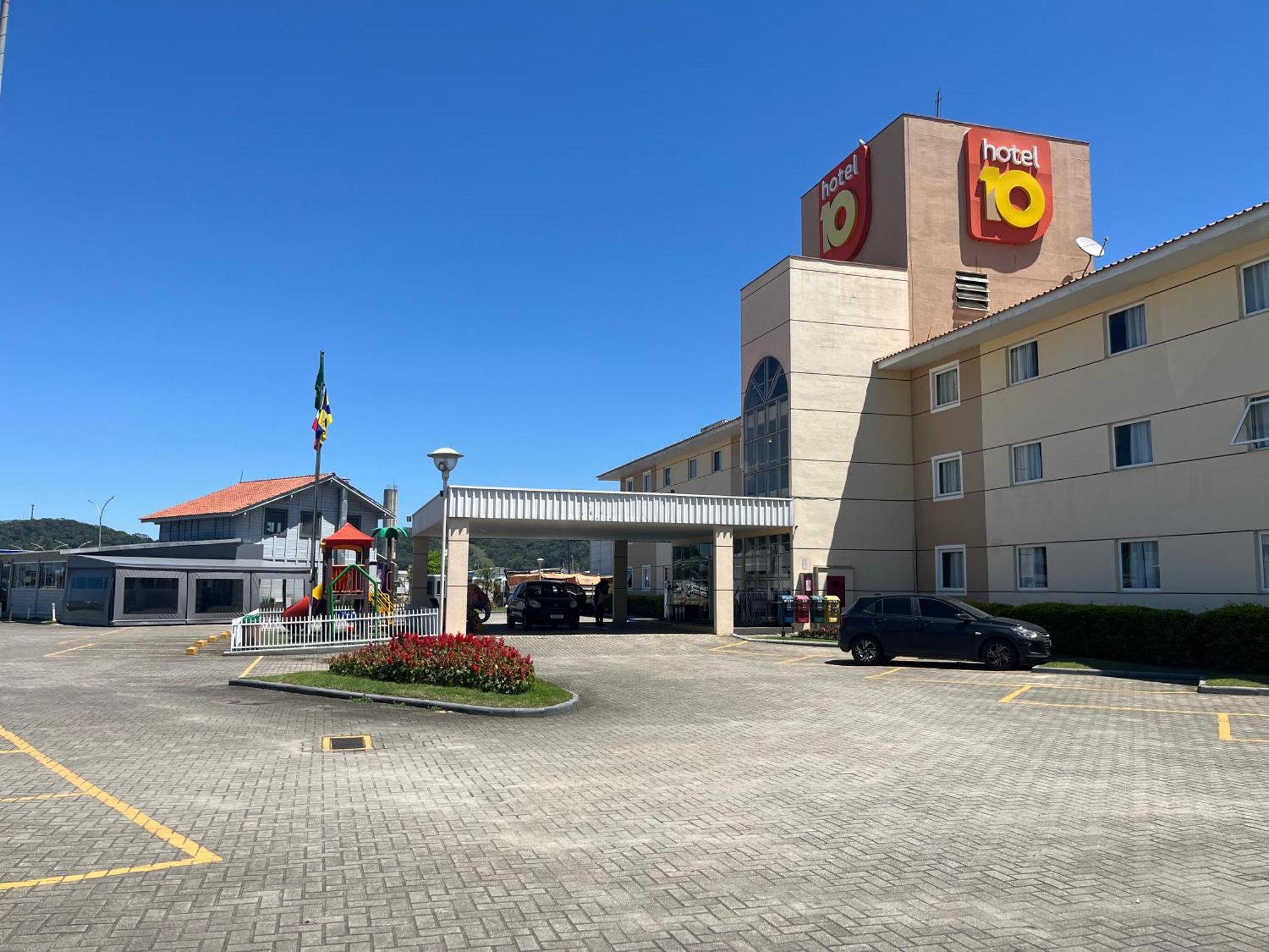 Hotel 10 Itajai/Navegantes Экстерьер фото